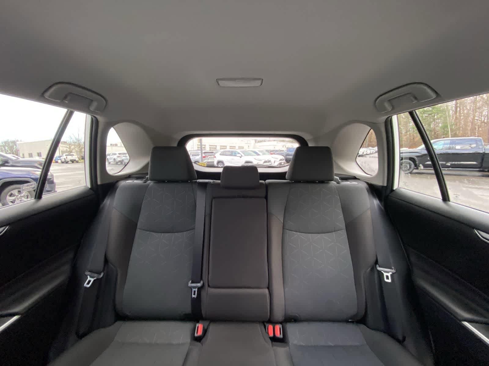 Thumbnail: 2024 Toyota RAV4 - 32