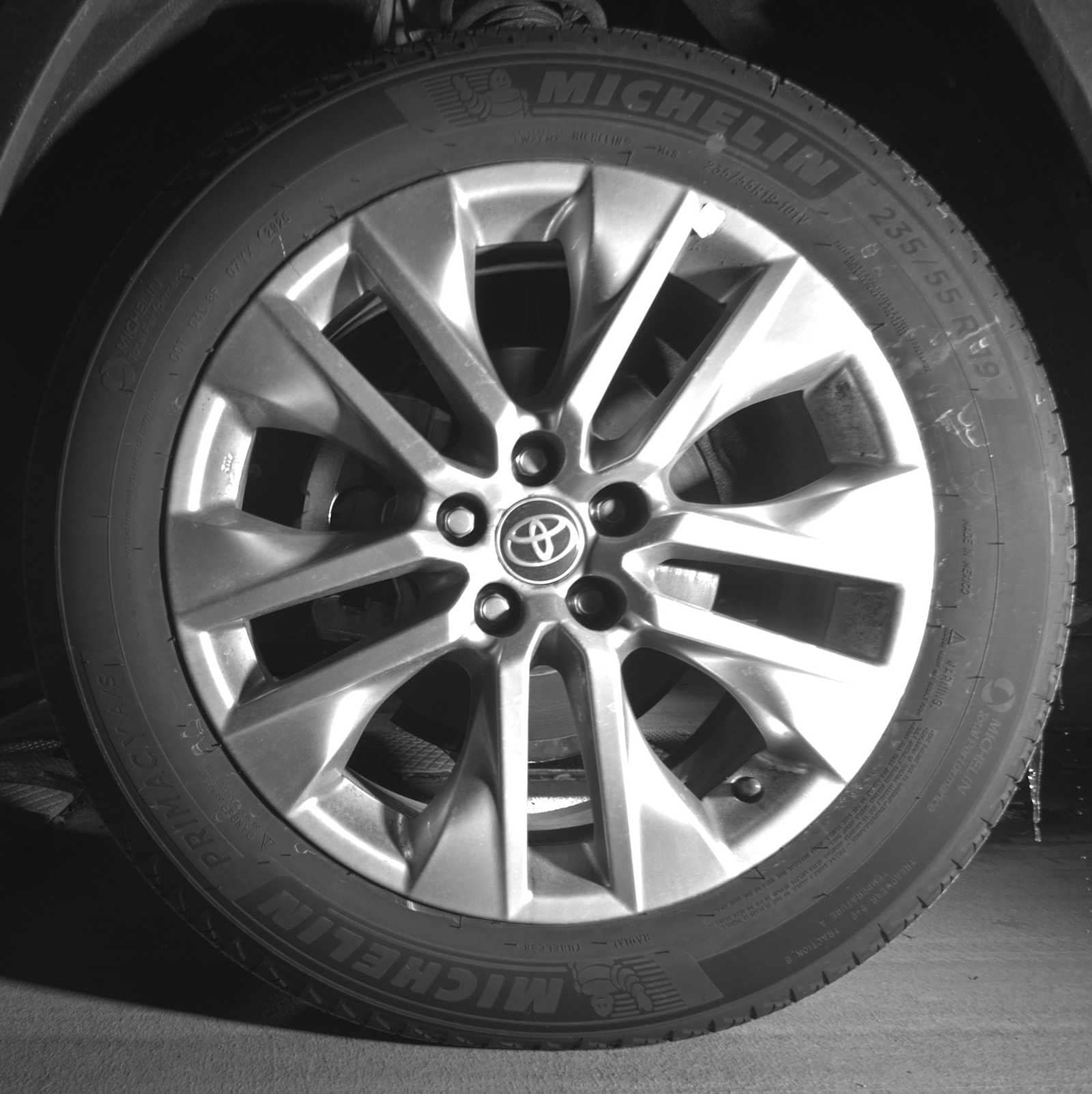 Thumbnail: 2025 Toyota RAV4 - 13