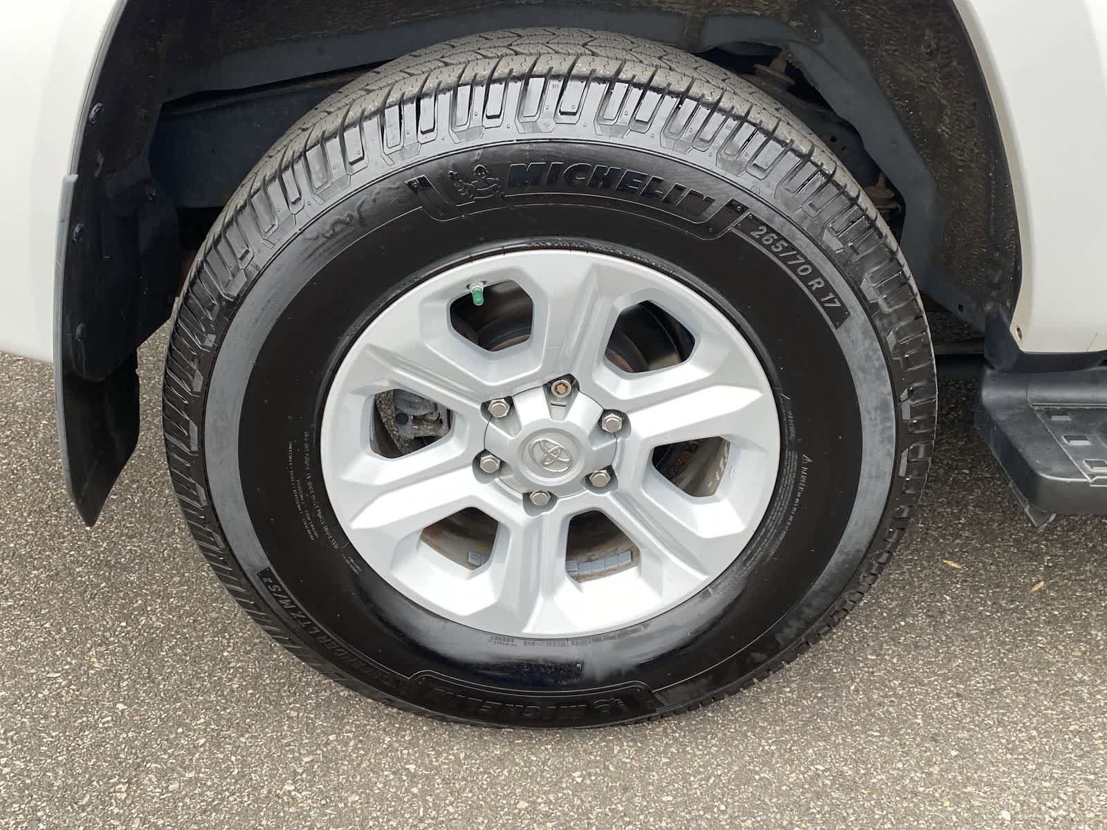 Thumbnail: 2016 Toyota 4Runner - 18