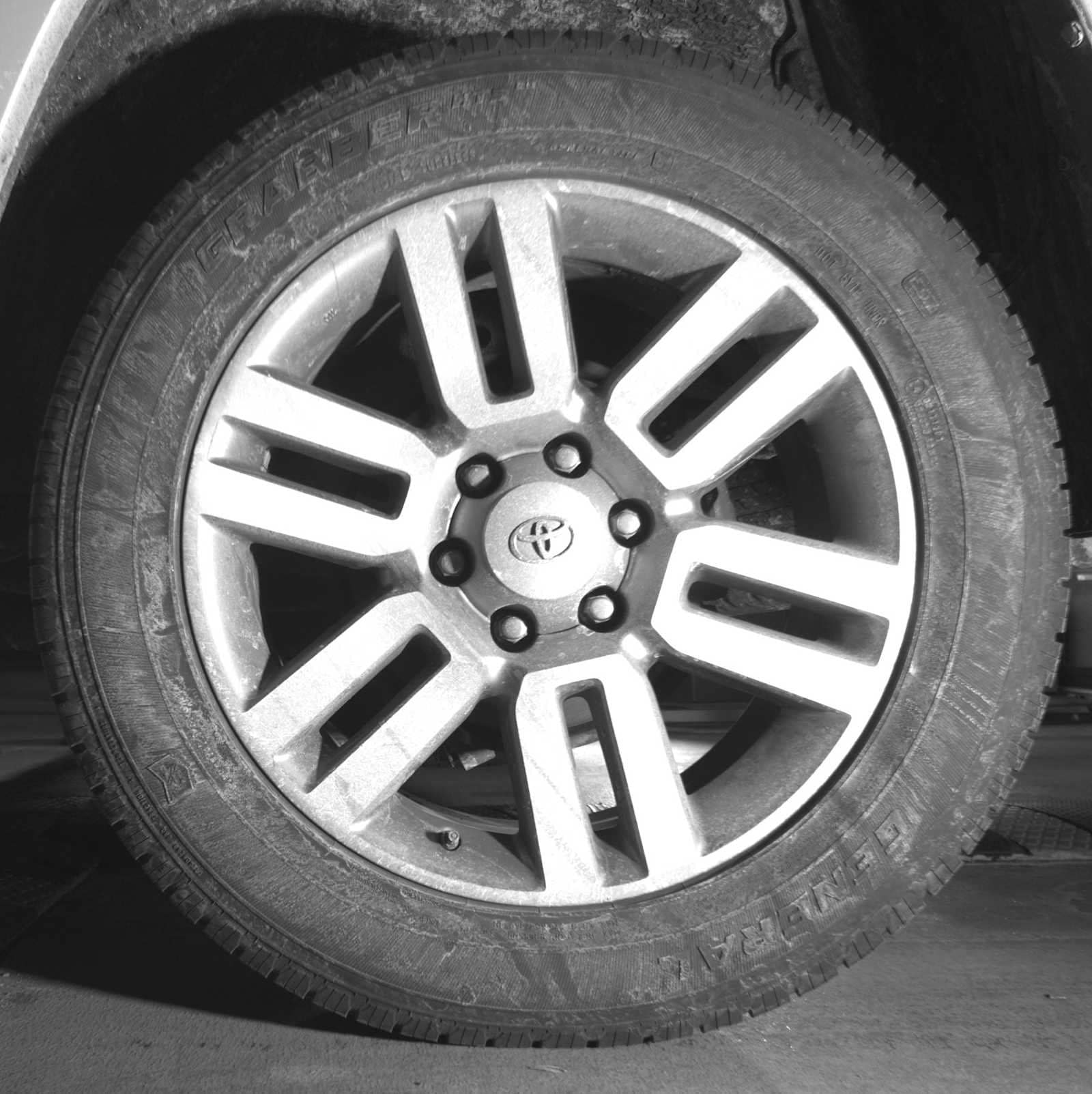 Thumbnail: 2010 Toyota 4Runner - 12