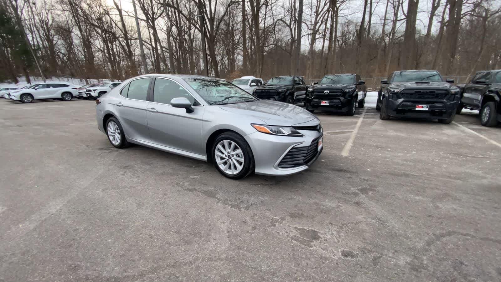 Thumbnail: 2023 Toyota Camry - 10