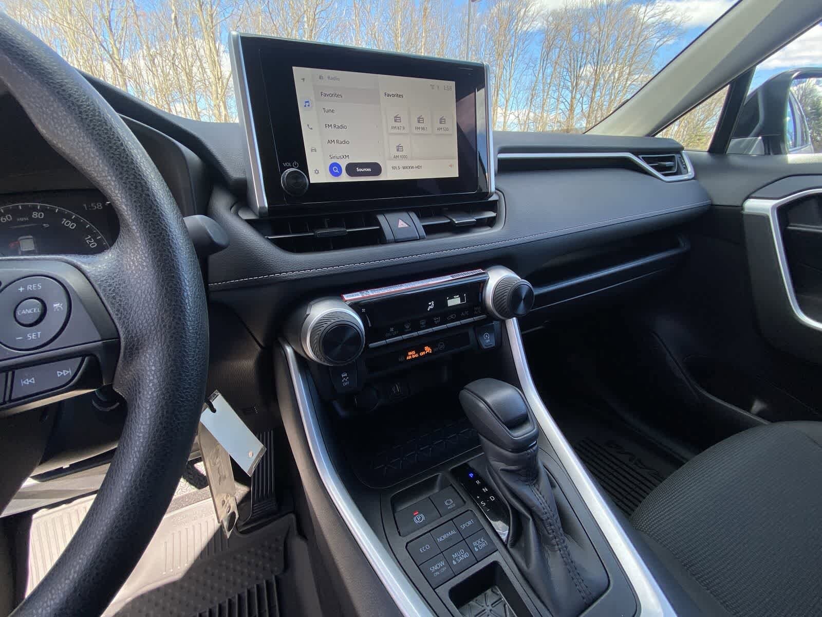 Thumbnail: 2025 Toyota RAV4 - 22