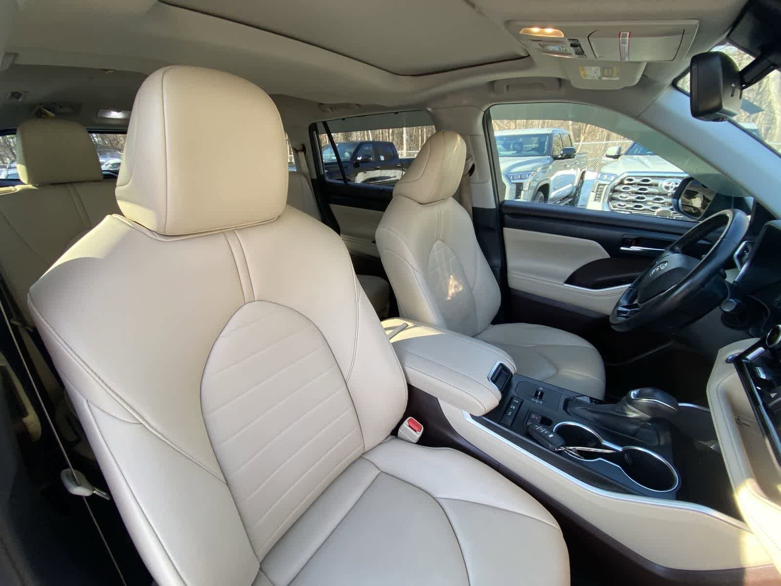 Thumbnail: 2021 Toyota Highlander - 35