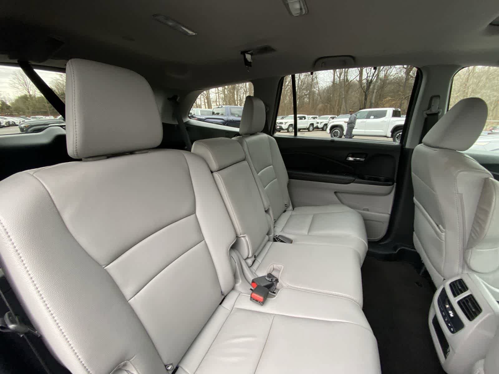 Thumbnail: 2022 Honda Pilot - 34