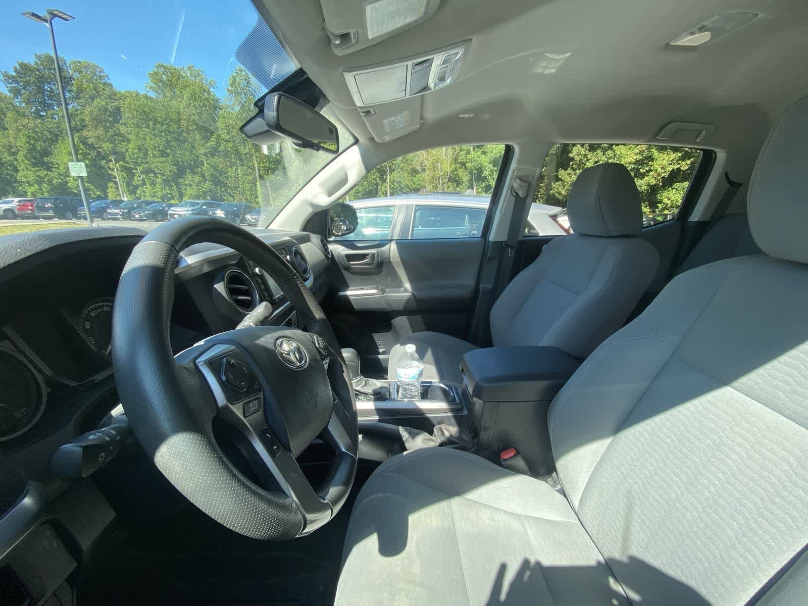 Thumbnail: 2019 Toyota Tacoma - 9
