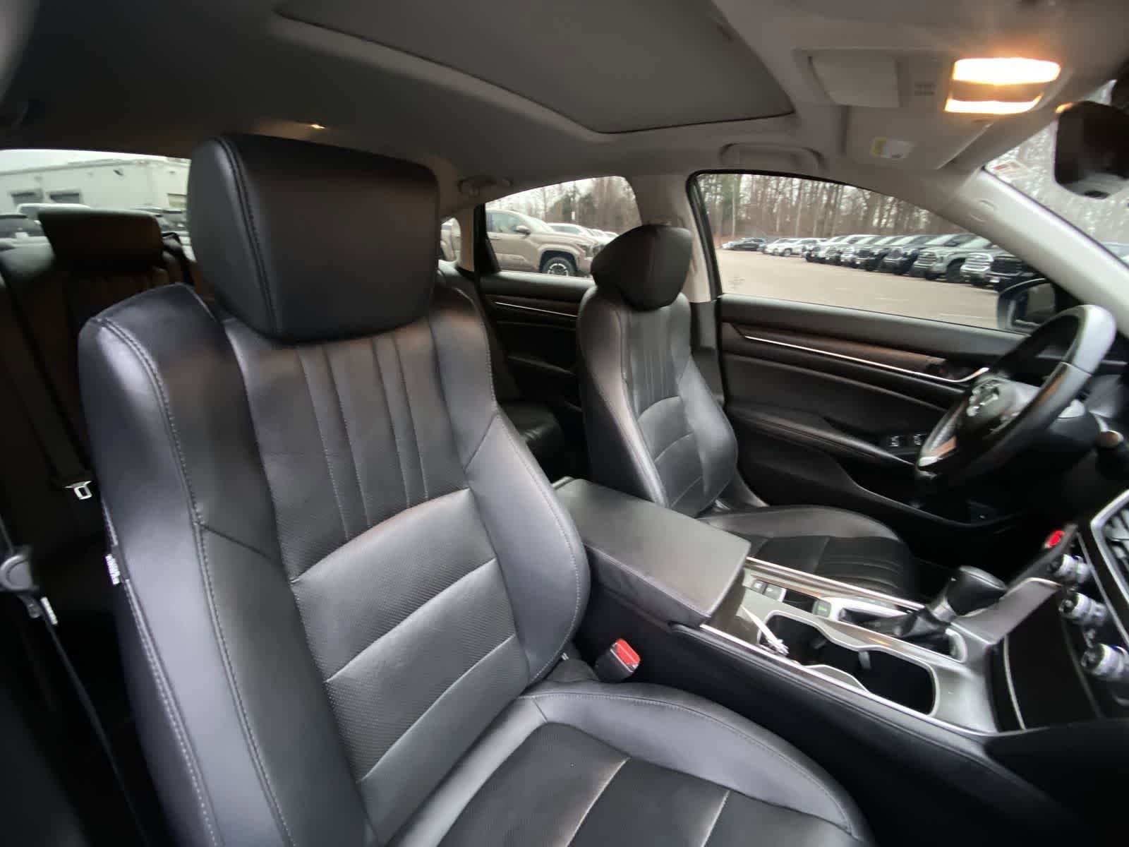 Thumbnail: 2019 Honda Accord - 27