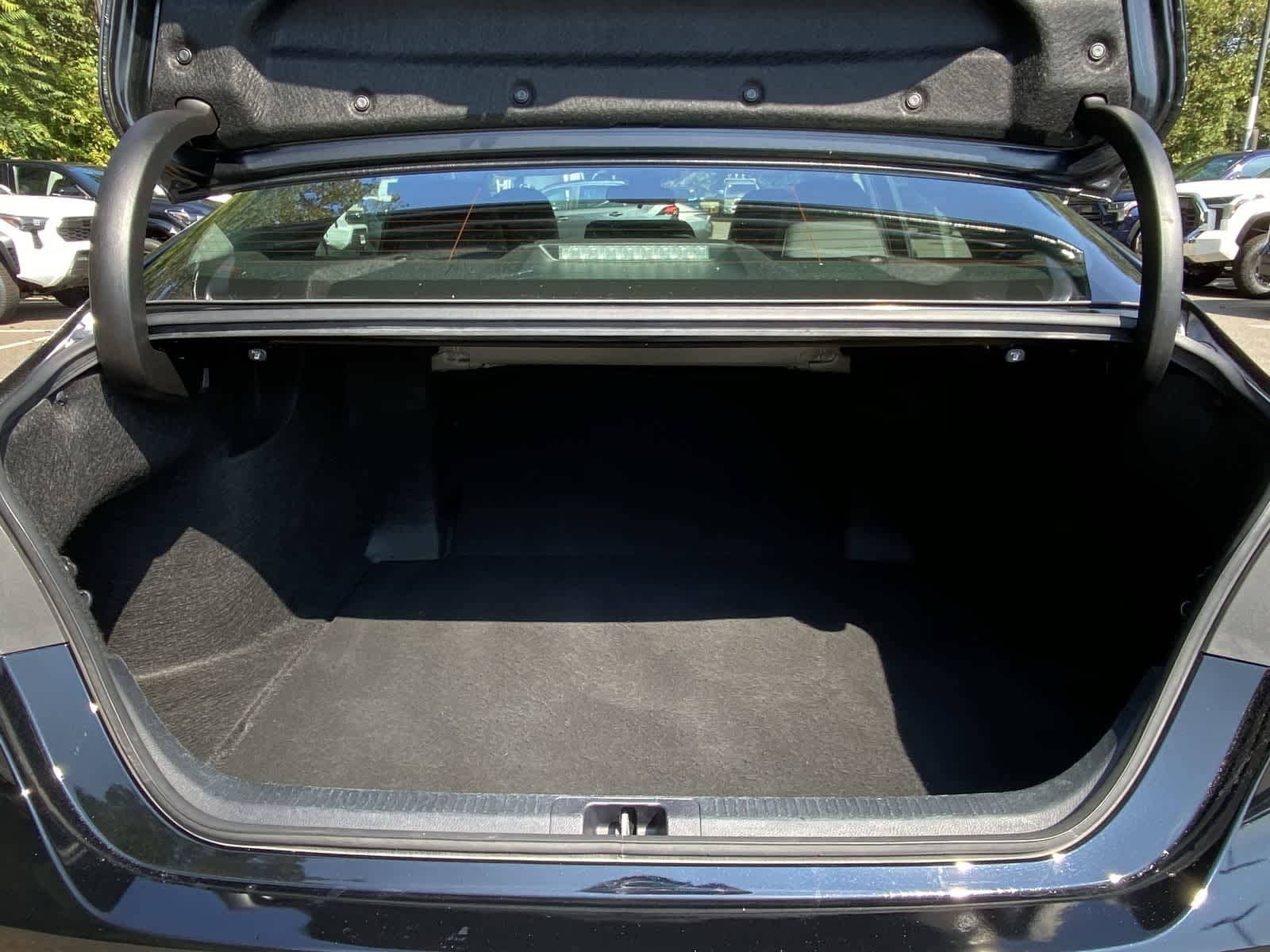 Thumbnail: 2023 Toyota Camry - 10