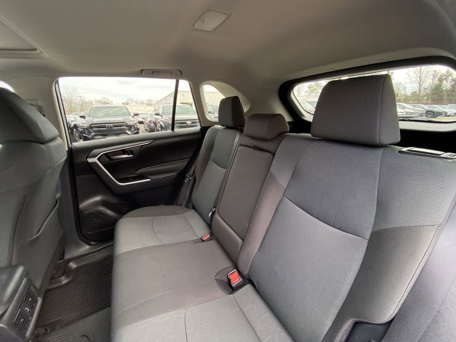 Thumbnail: 2025 Toyota RAV4 - 26