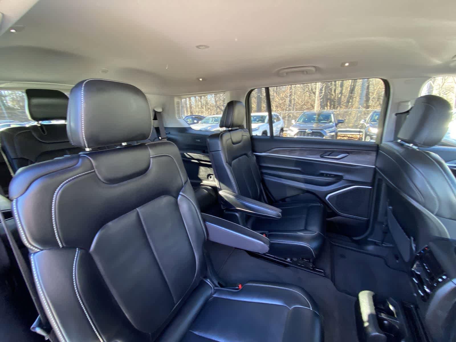 Thumbnail: 2021 Jeep Grand Cherokee L - 32