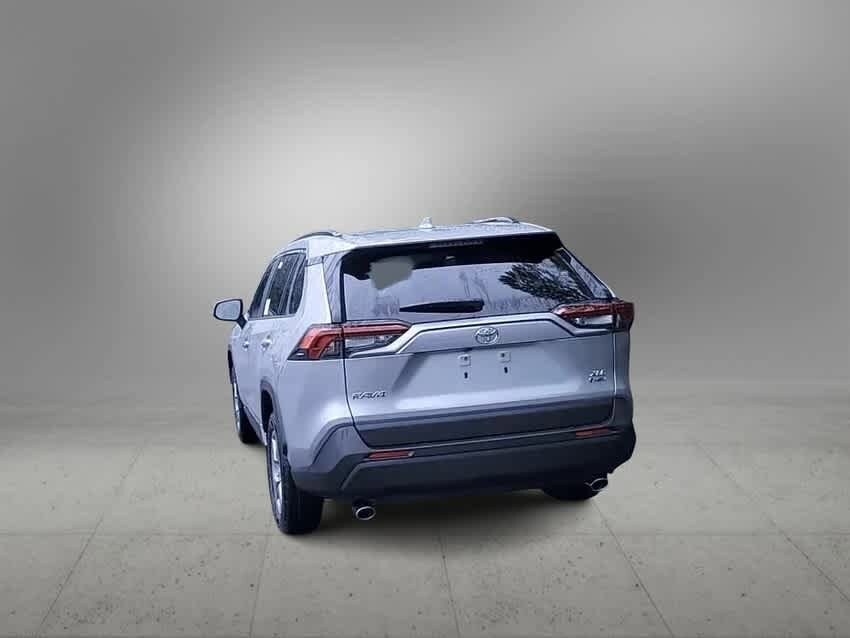 2025 Toyota RAV4 XLE 7