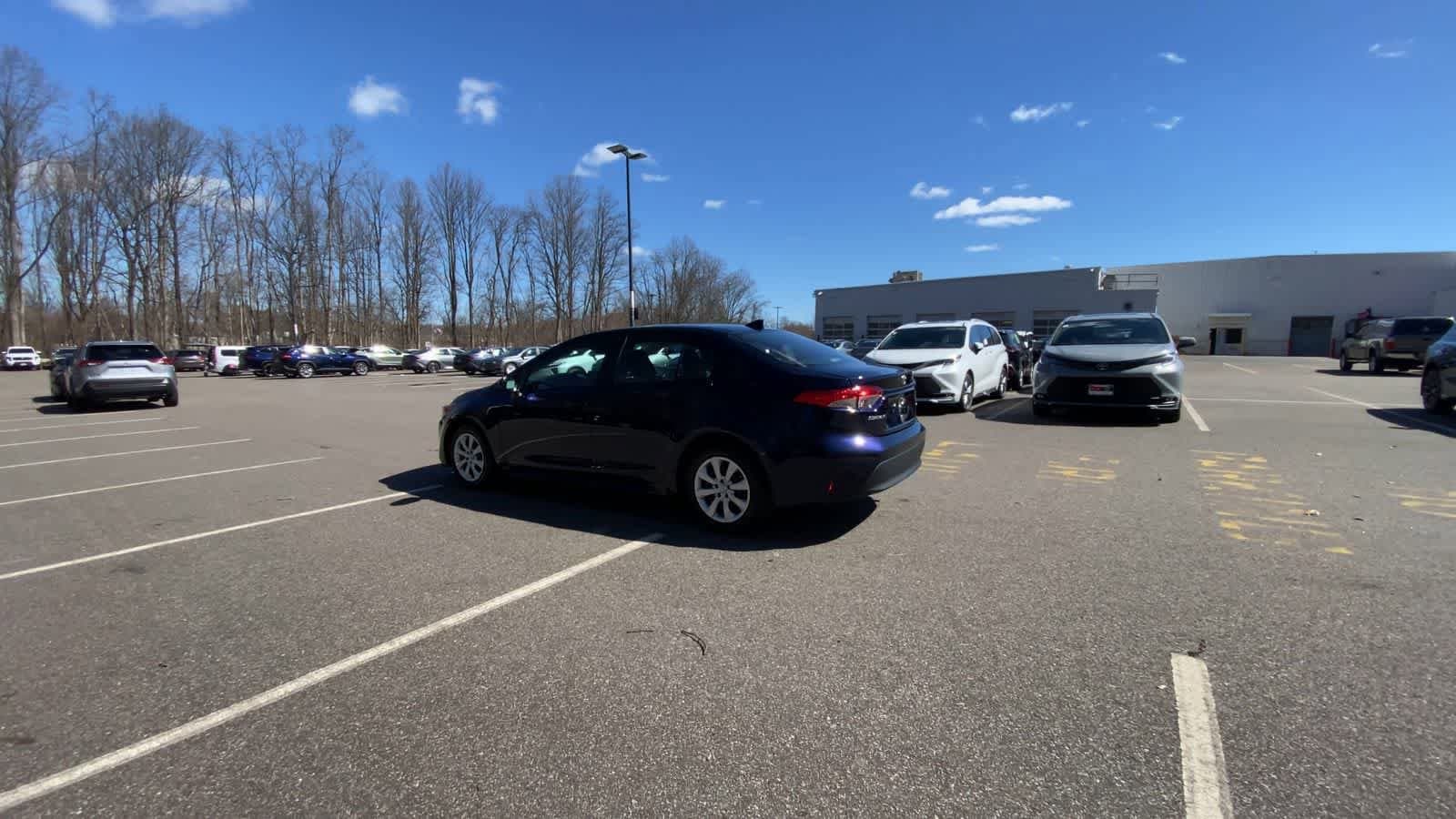 Thumbnail: 2025 Toyota Corolla - 11