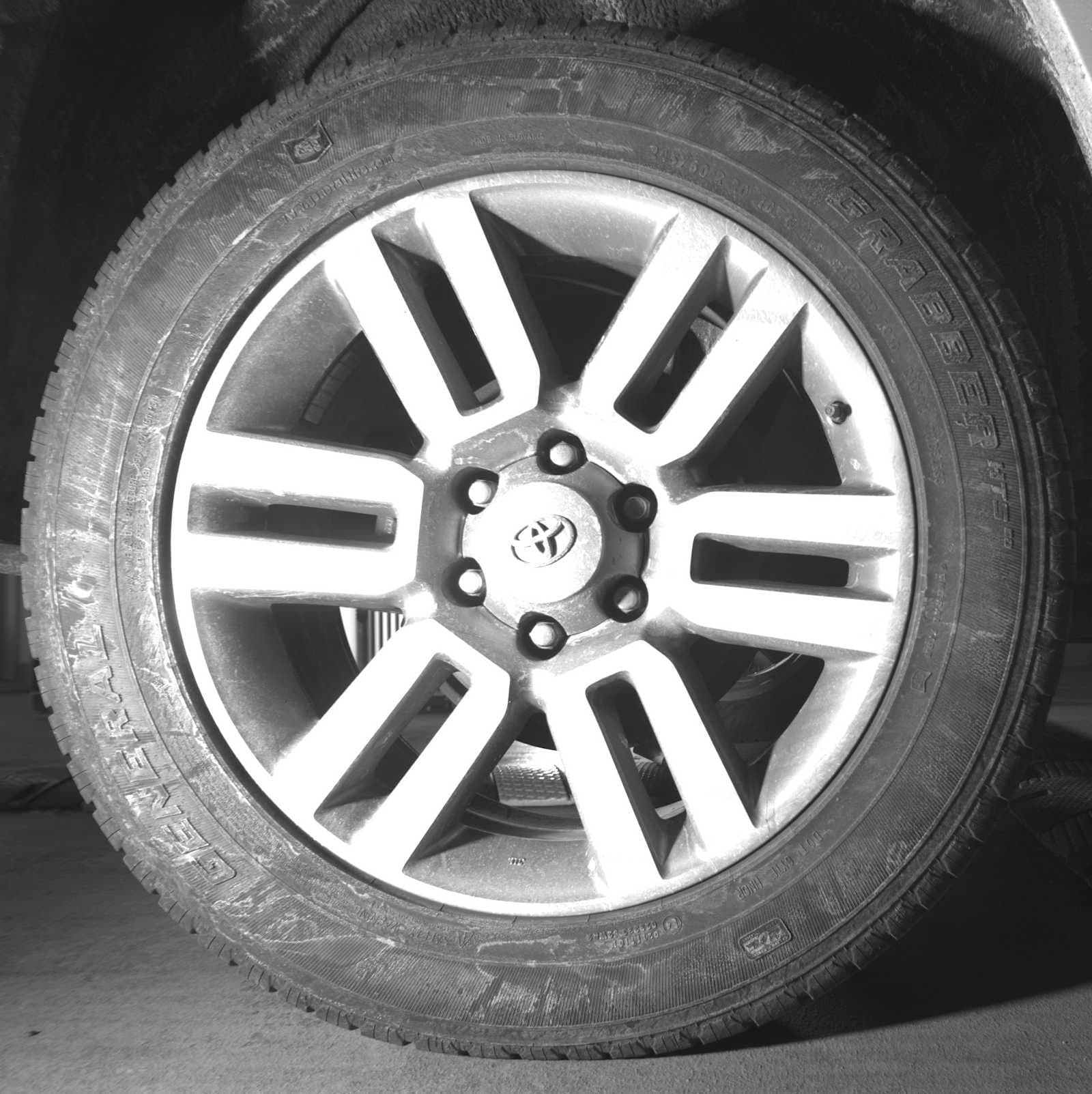 Thumbnail: 2010 Toyota 4Runner - 13