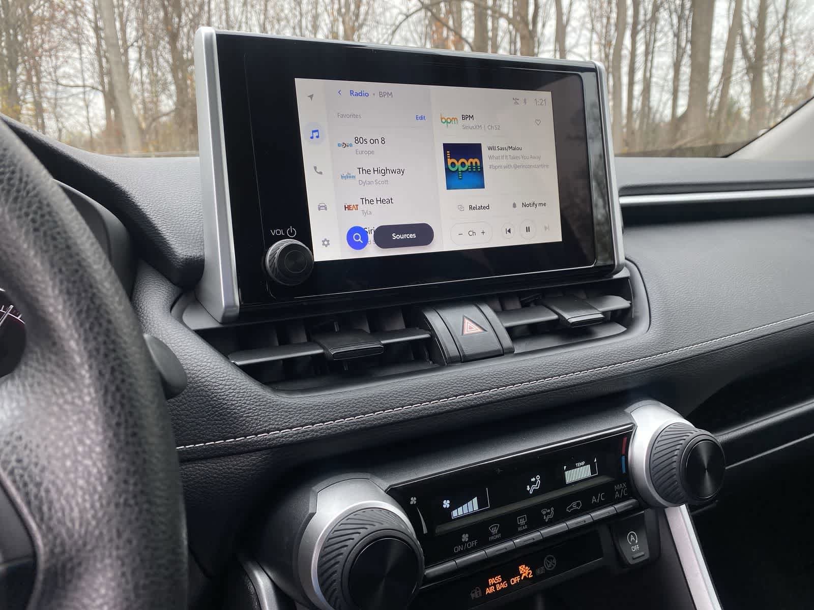 Thumbnail: 2025 Toyota RAV4 - 32