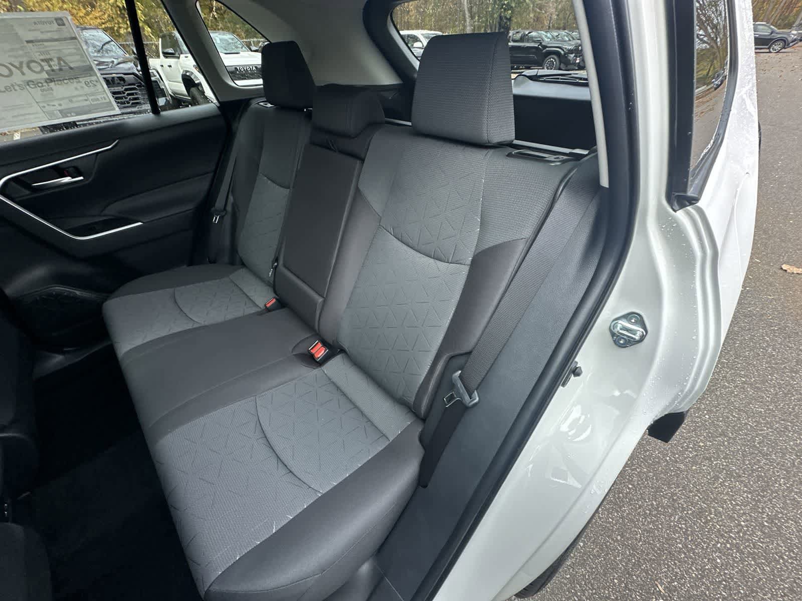 Thumbnail: 2025 Toyota RAV4 - 29