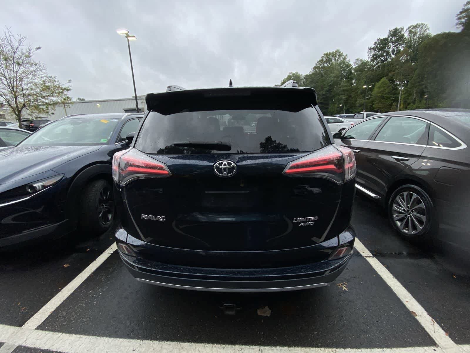 Thumbnail: 2017 Toyota RAV4 - 8
