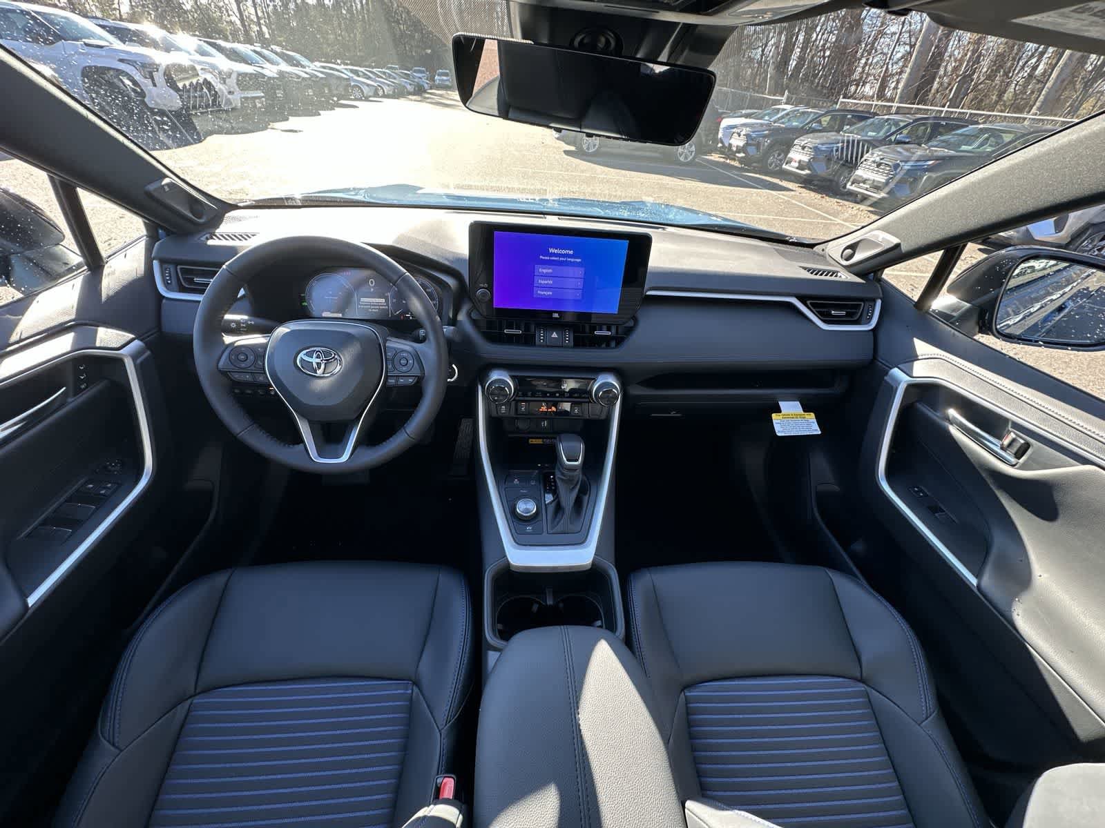 Thumbnail: 2025 Toyota RAV4 - 36