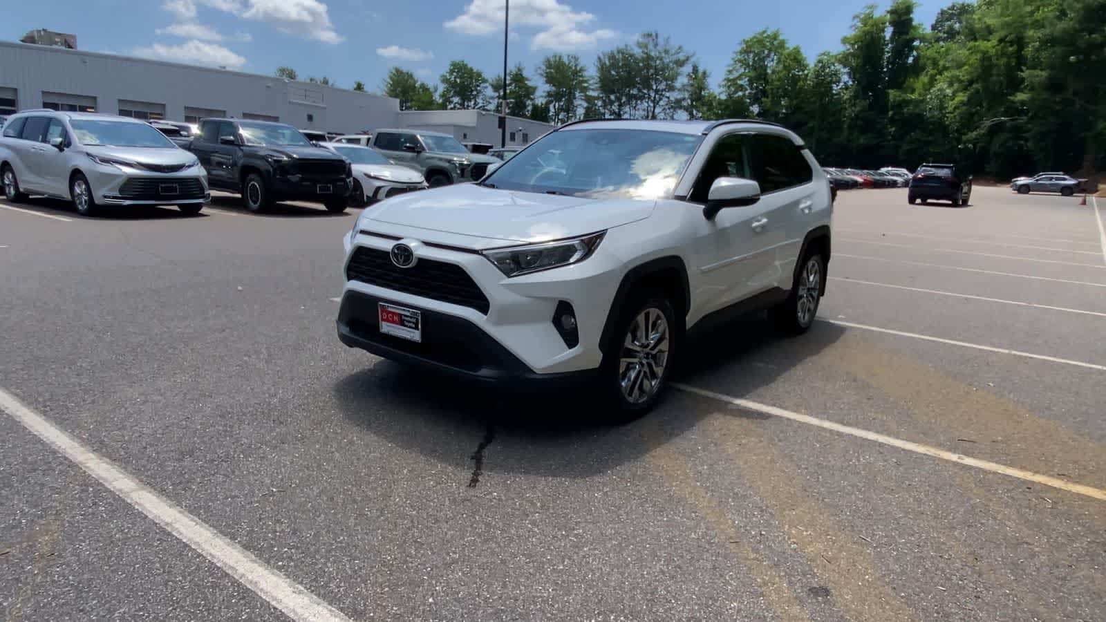 Thumbnail: 2020 Toyota RAV4 - 4