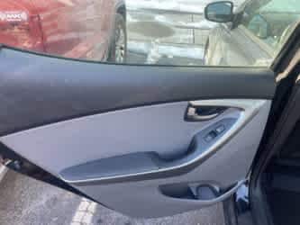 Thumbnail: 2012 Hyundai Elantra - 17