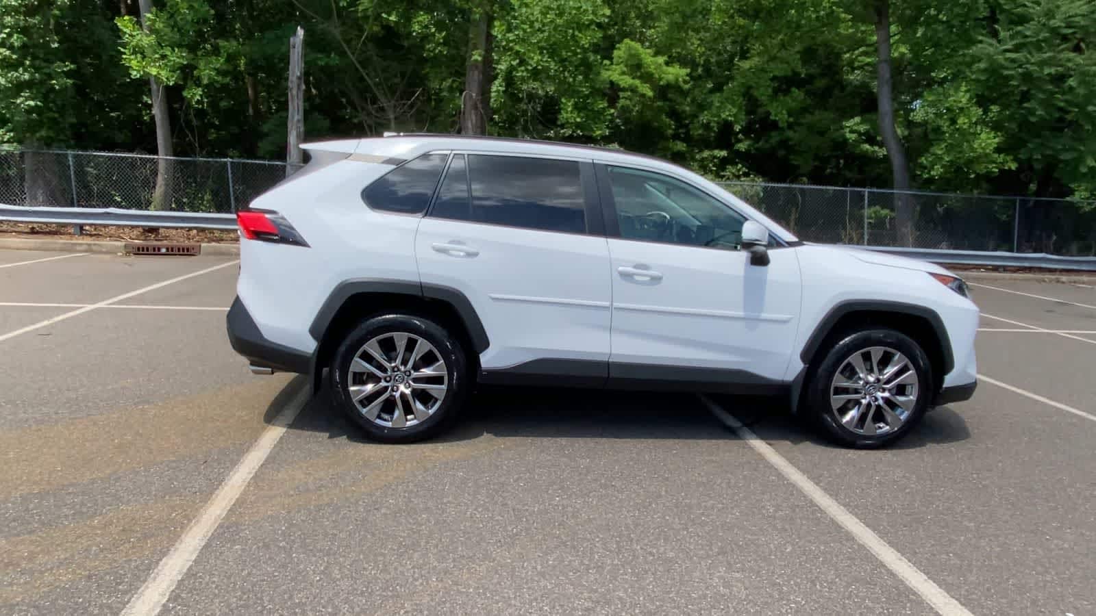 Thumbnail: 2020 Toyota RAV4 - 9