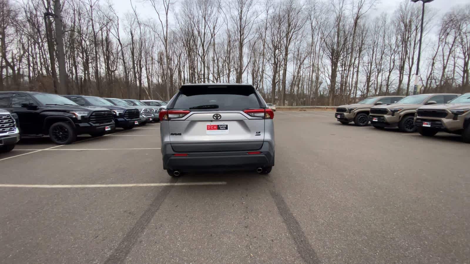 Thumbnail: 2021 Toyota RAV4 - 14