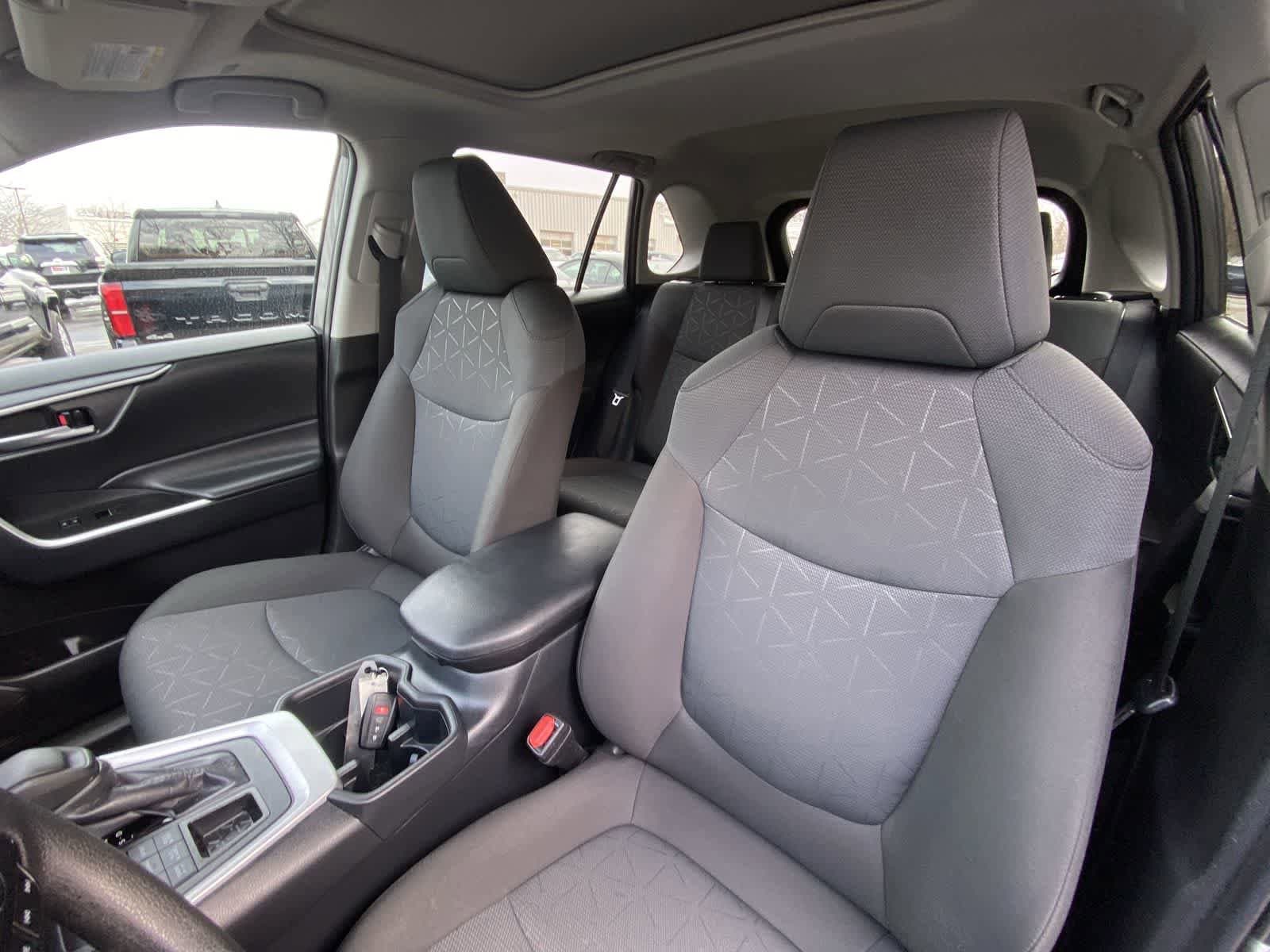 Thumbnail: 2025 Toyota RAV4 - 18