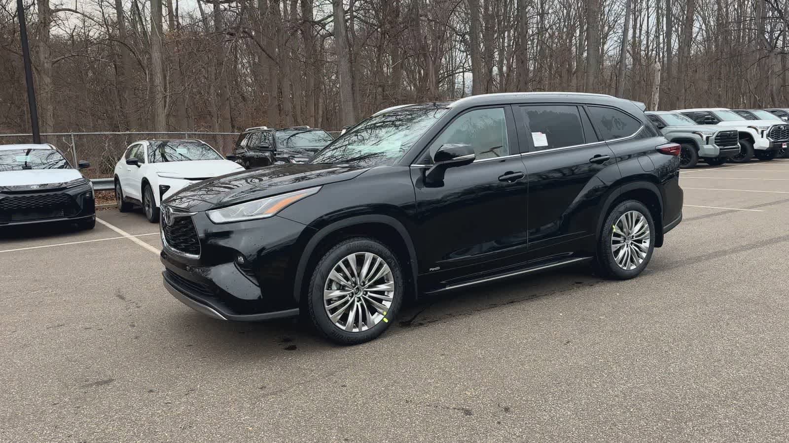 Thumbnail: 2026 Toyota Highlander - 4