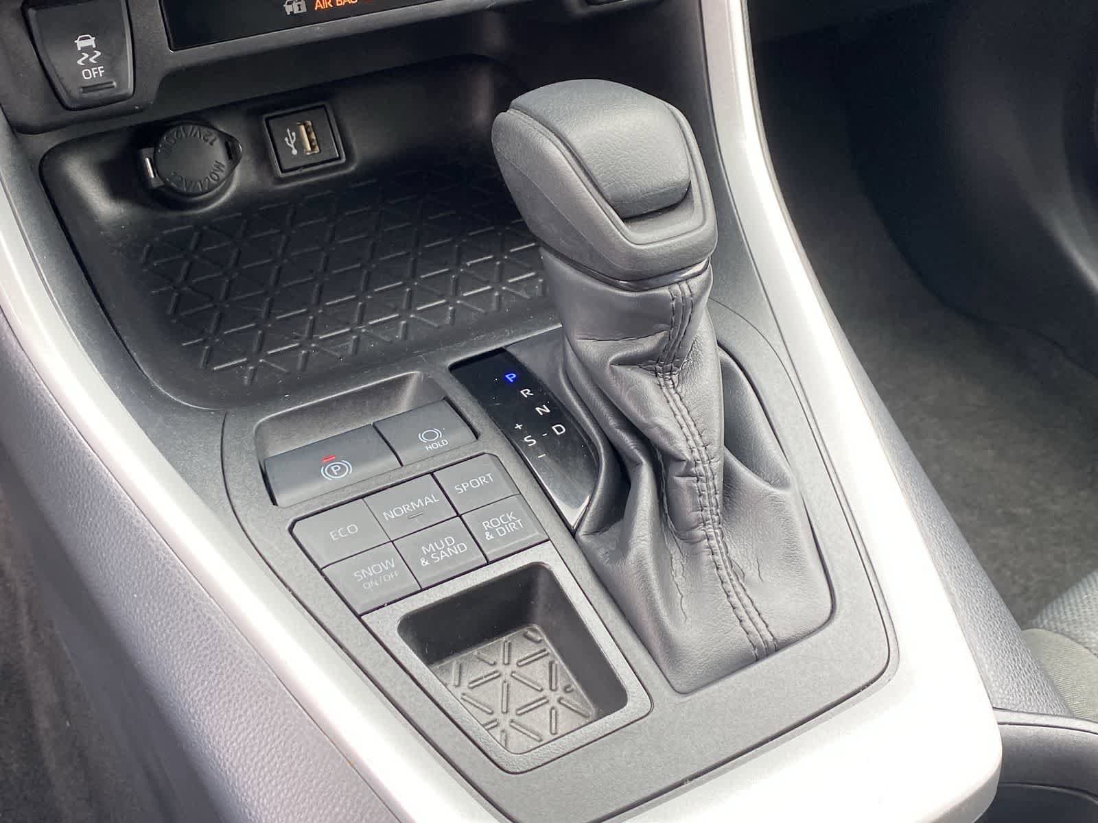 Thumbnail: 2025 Toyota RAV4 - 29