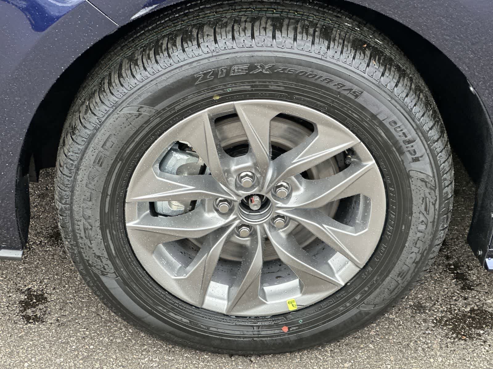 Thumbnail: 2026 Toyota Sienna - 10