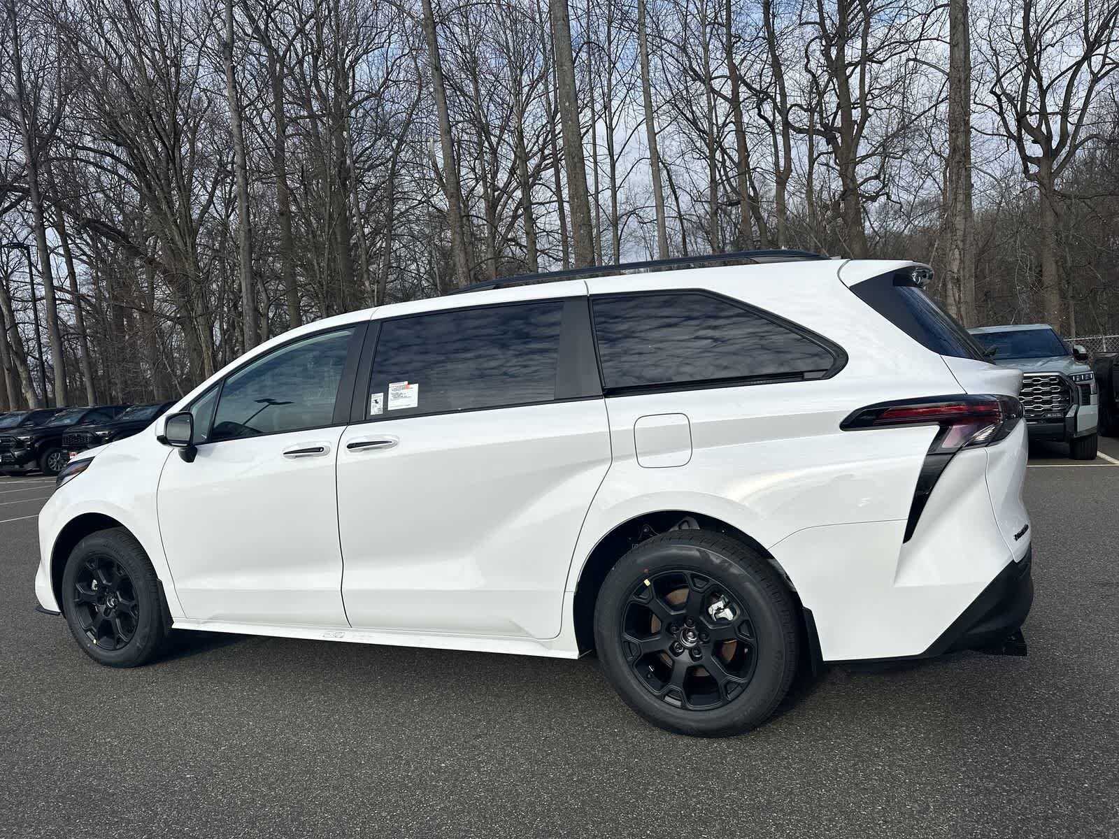 Thumbnail: 2026 Toyota Sienna - 15