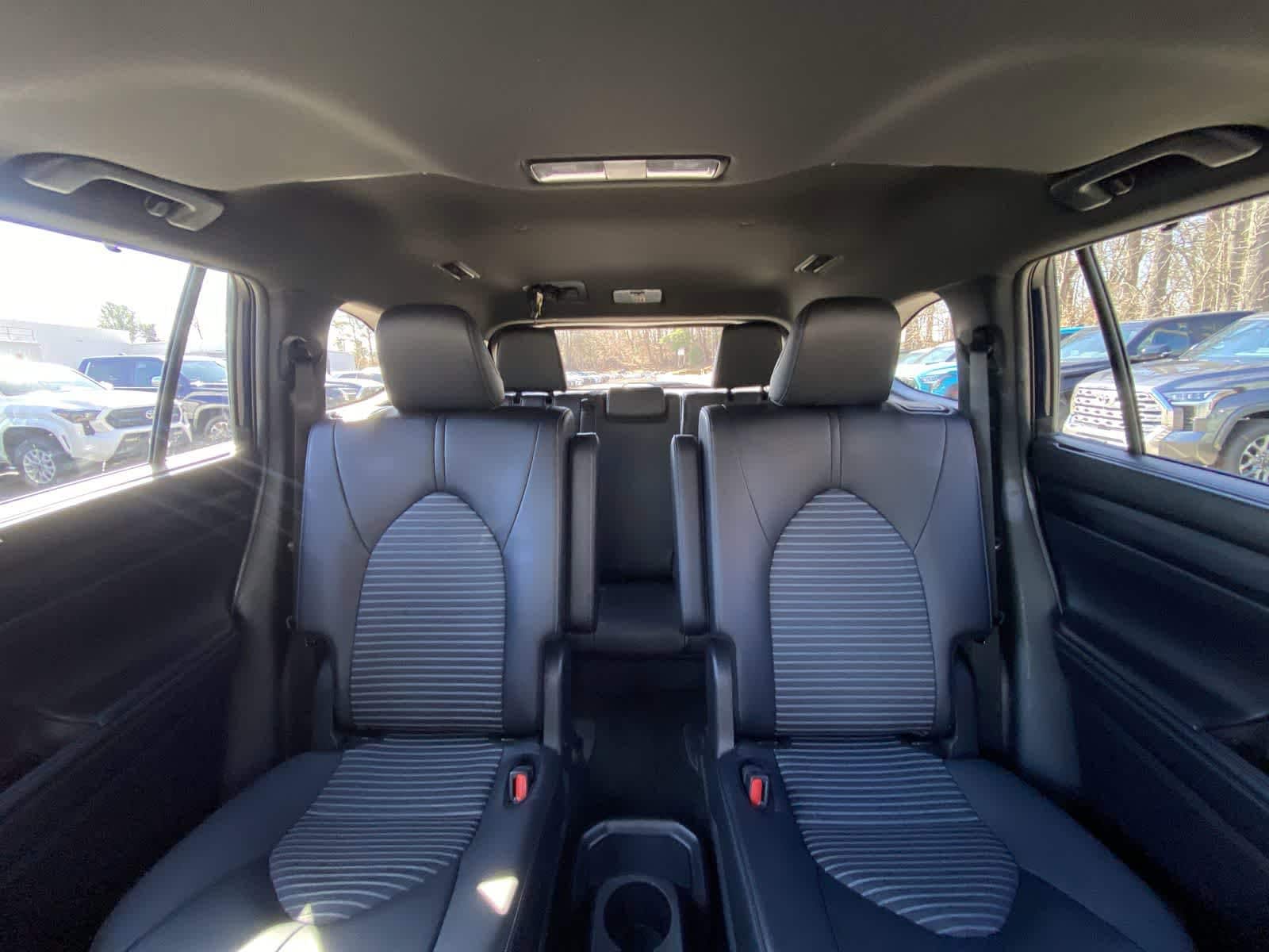 Thumbnail: 2025 Toyota Highlander - 28