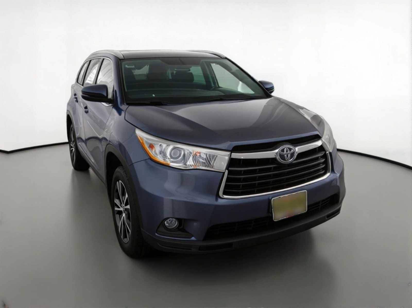 Thumbnail: 2016 Toyota Highlander - 3