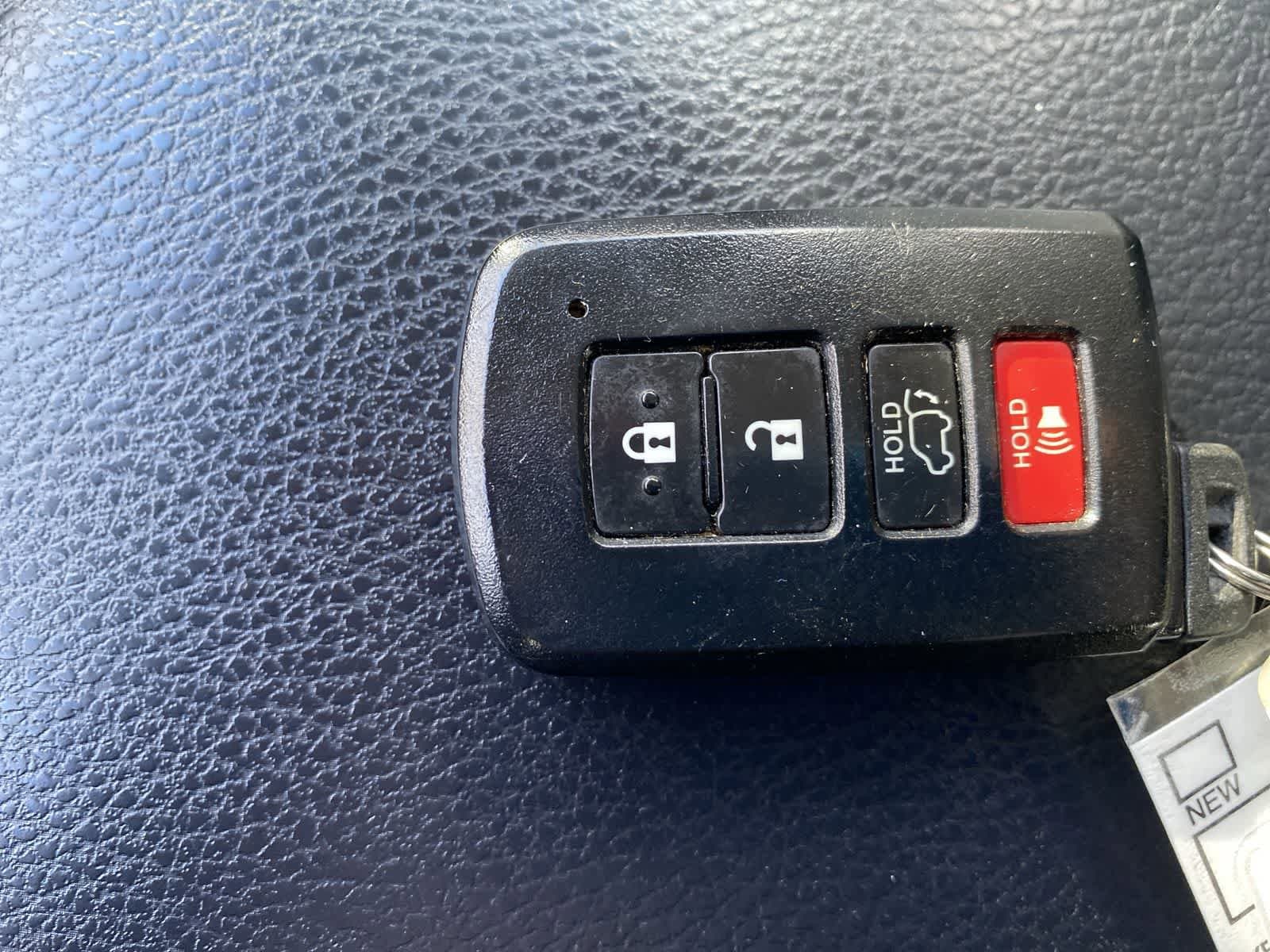 Thumbnail: 2016 Toyota RAV4 - 36