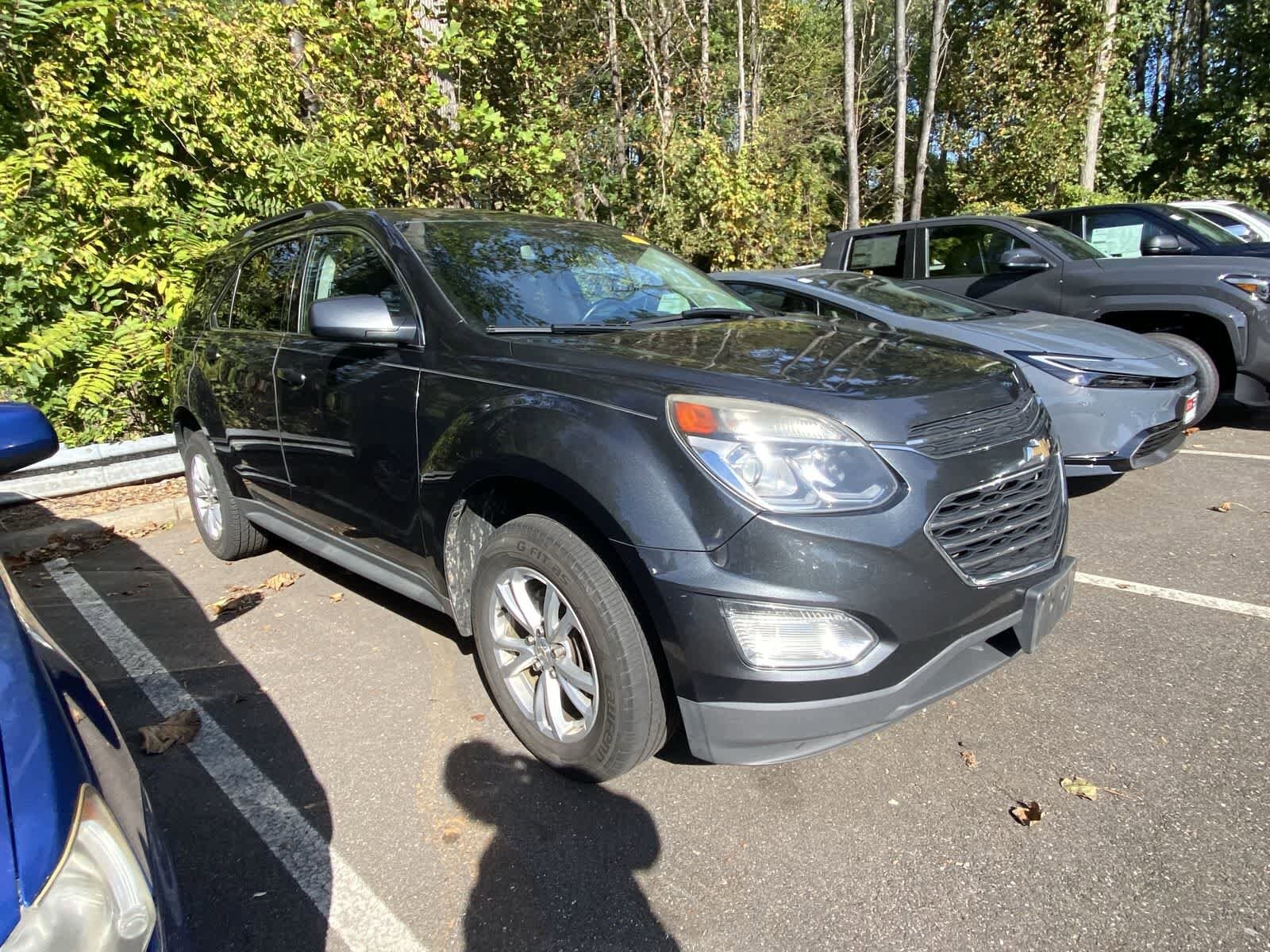 2017 Chevrolet Equinox LT photo 3