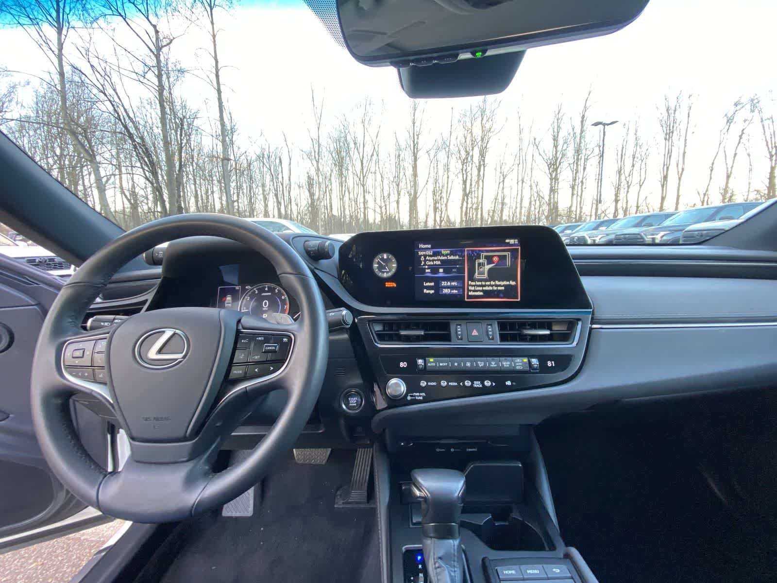 Thumbnail: 2022 Lexus ES - 25