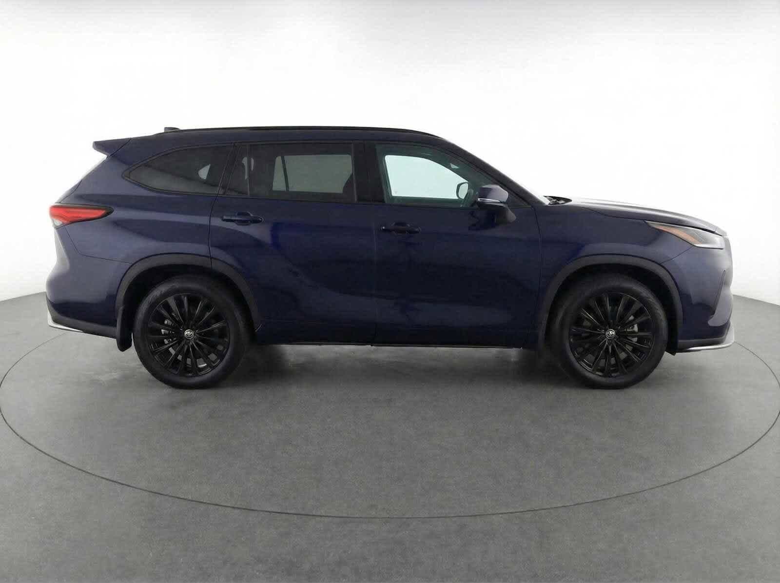 Thumbnail: 2025 Toyota Highlander - 8