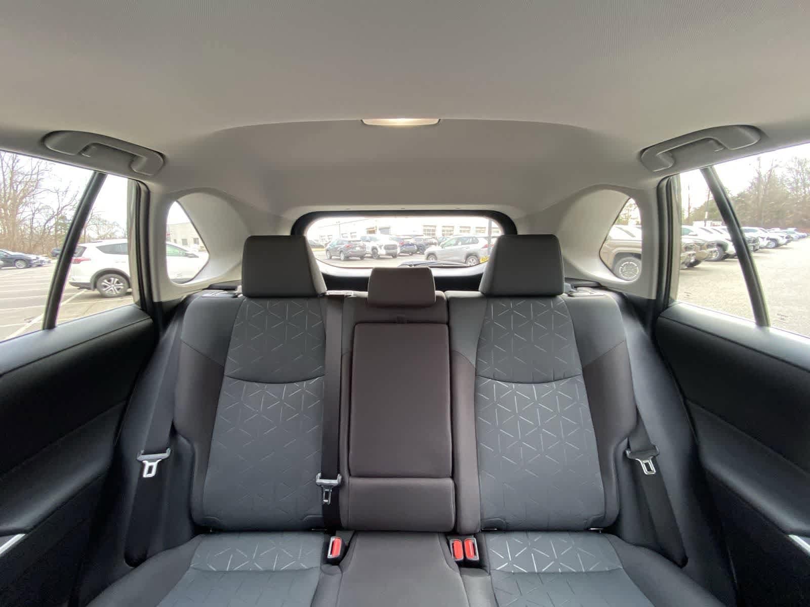 Thumbnail: 2025 Toyota RAV4 - 32