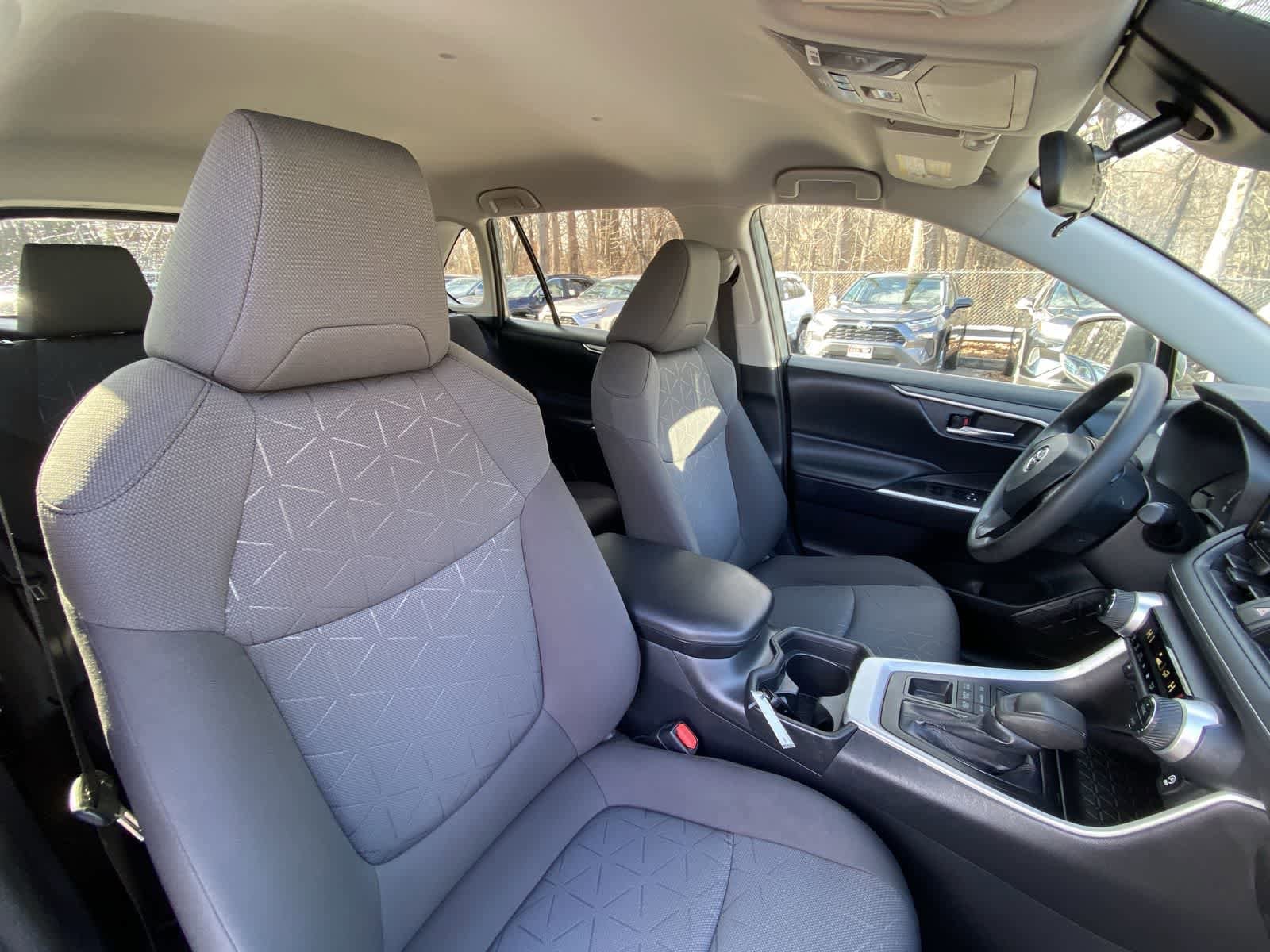 Thumbnail: 2021 Toyota RAV4 - 22