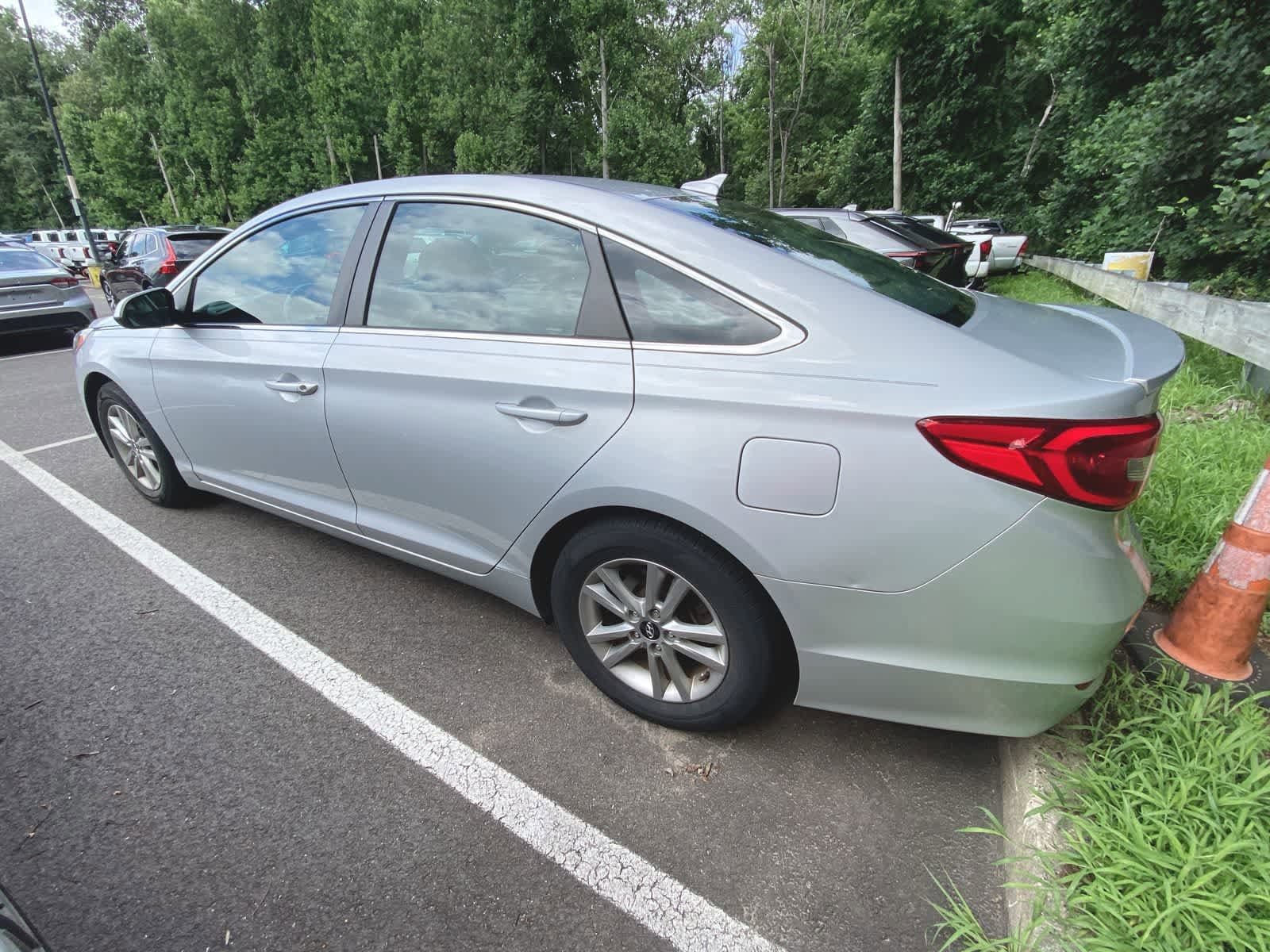 Thumbnail: 2017 Hyundai Sonata - 10