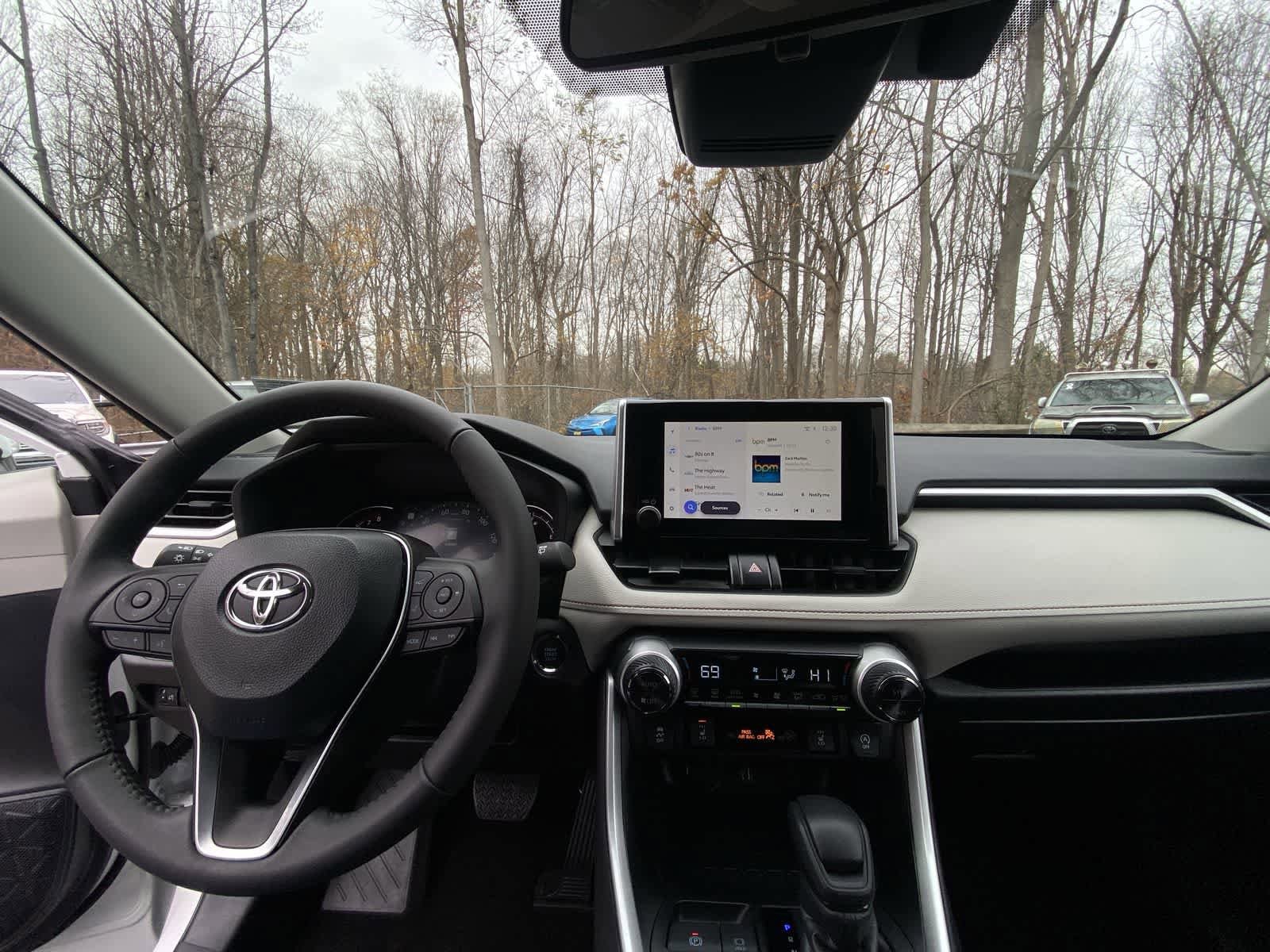 Thumbnail: 2025 Toyota RAV4 - 19