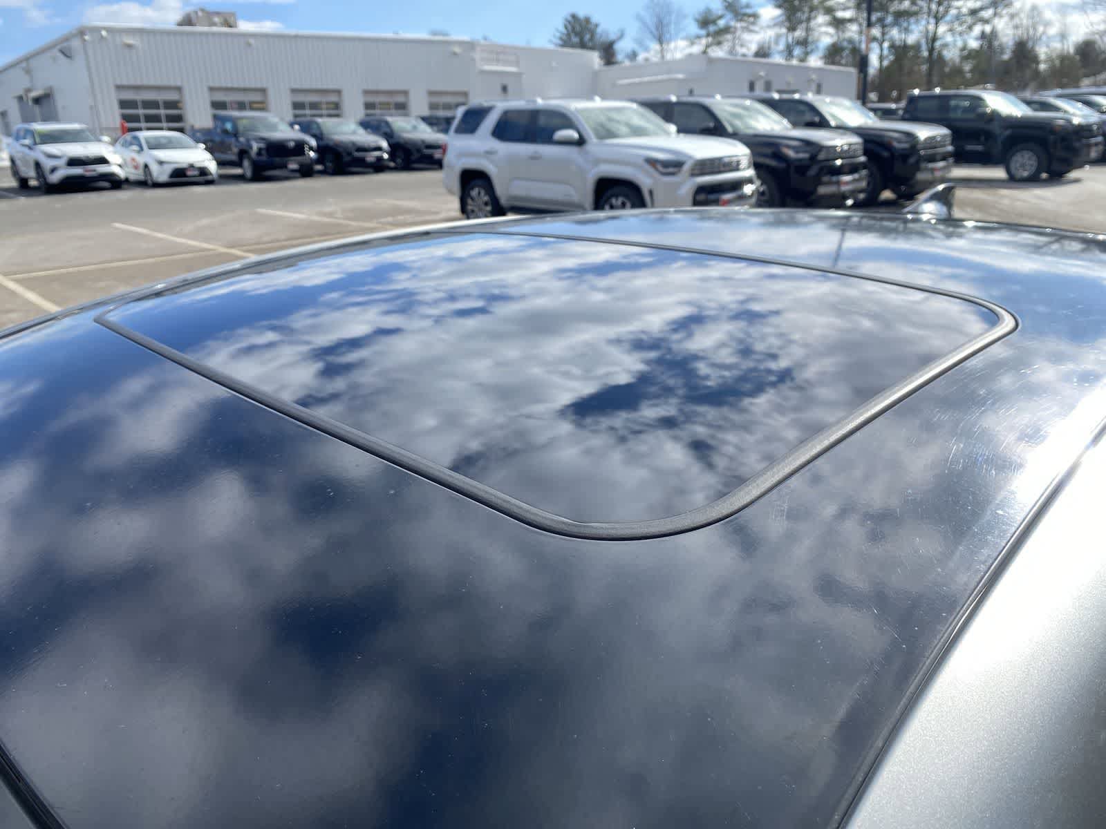 Thumbnail: 2016 Lexus IS - 23