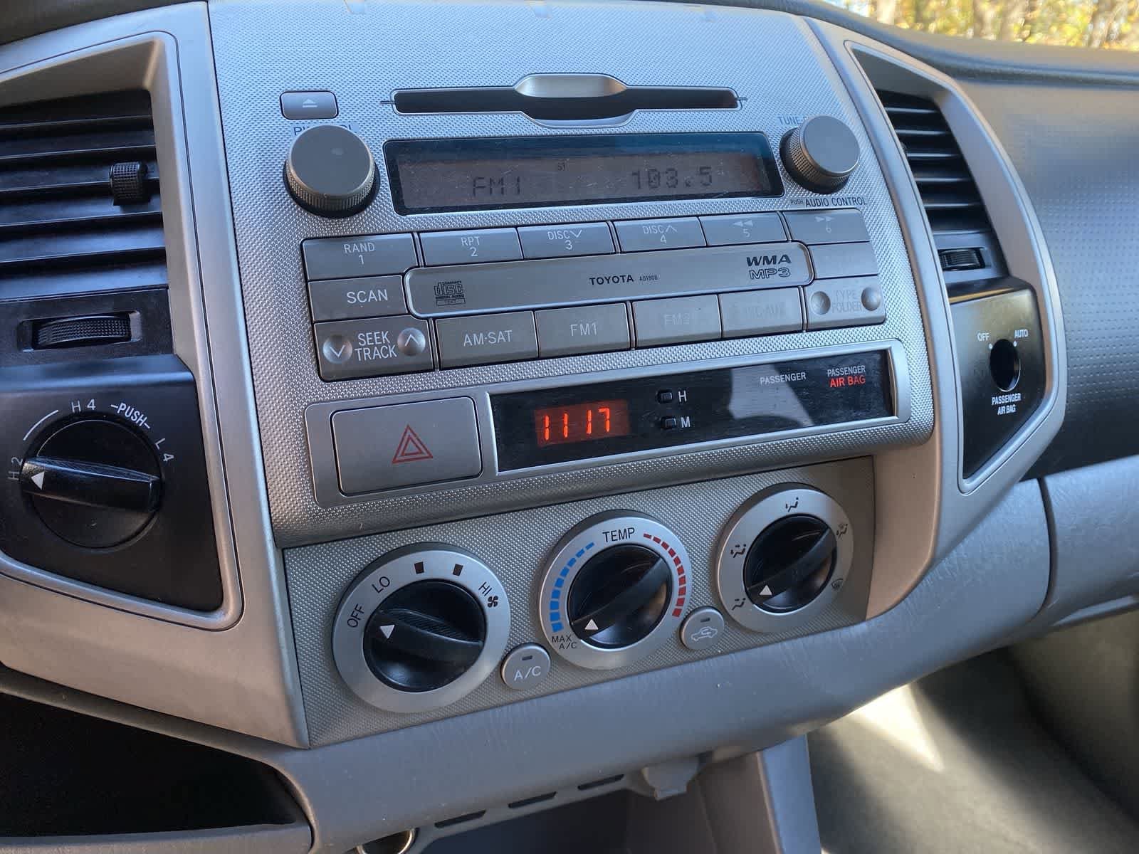 Thumbnail: 2009 Toyota Tacoma - 25