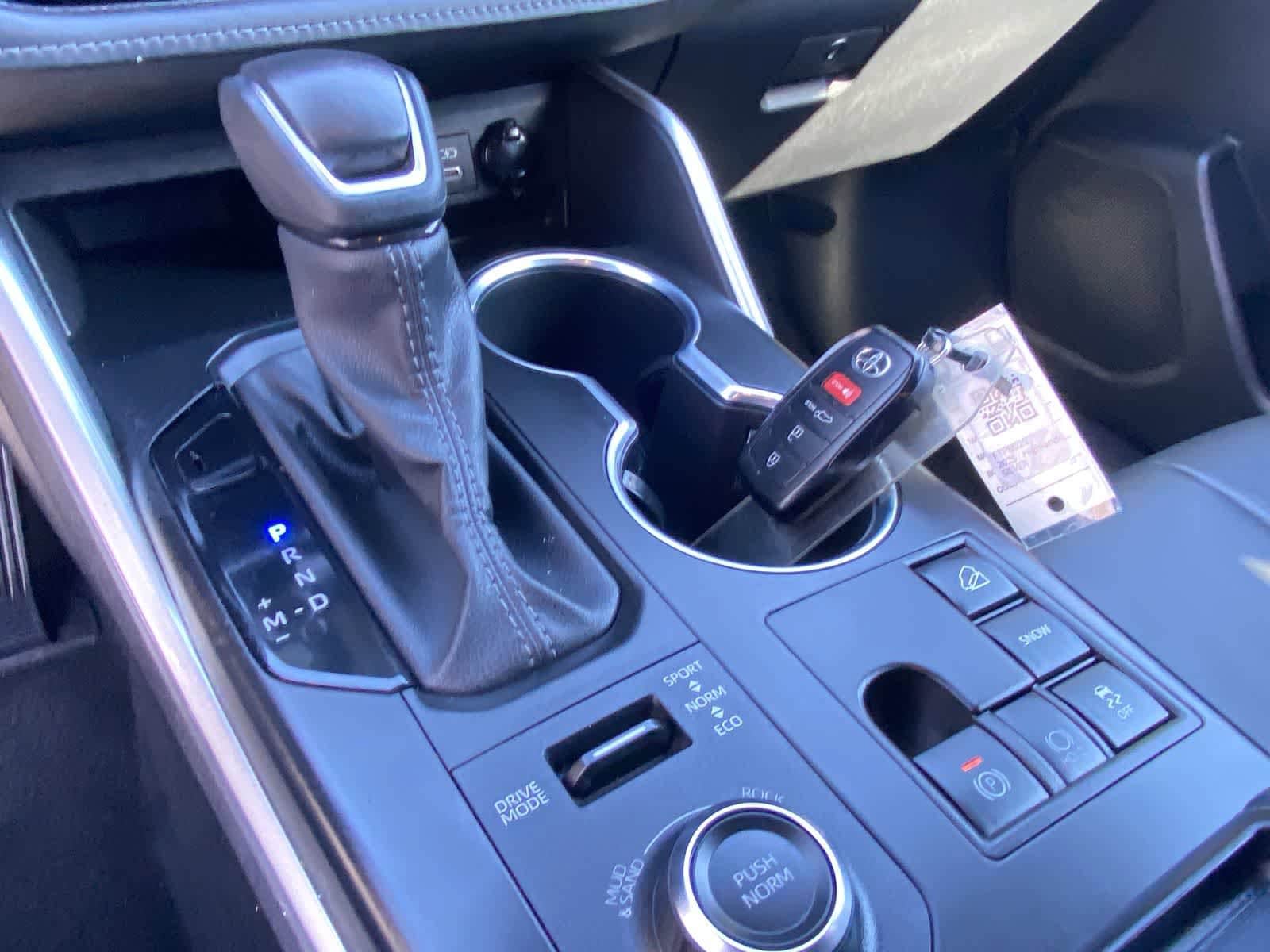 Thumbnail: 2025 Toyota Highlander - 31