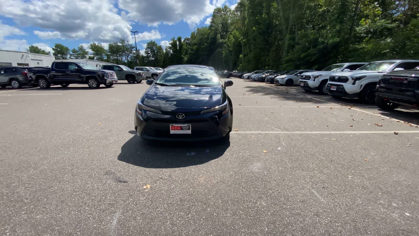 2024 Toyota Corolla LE photo 3
