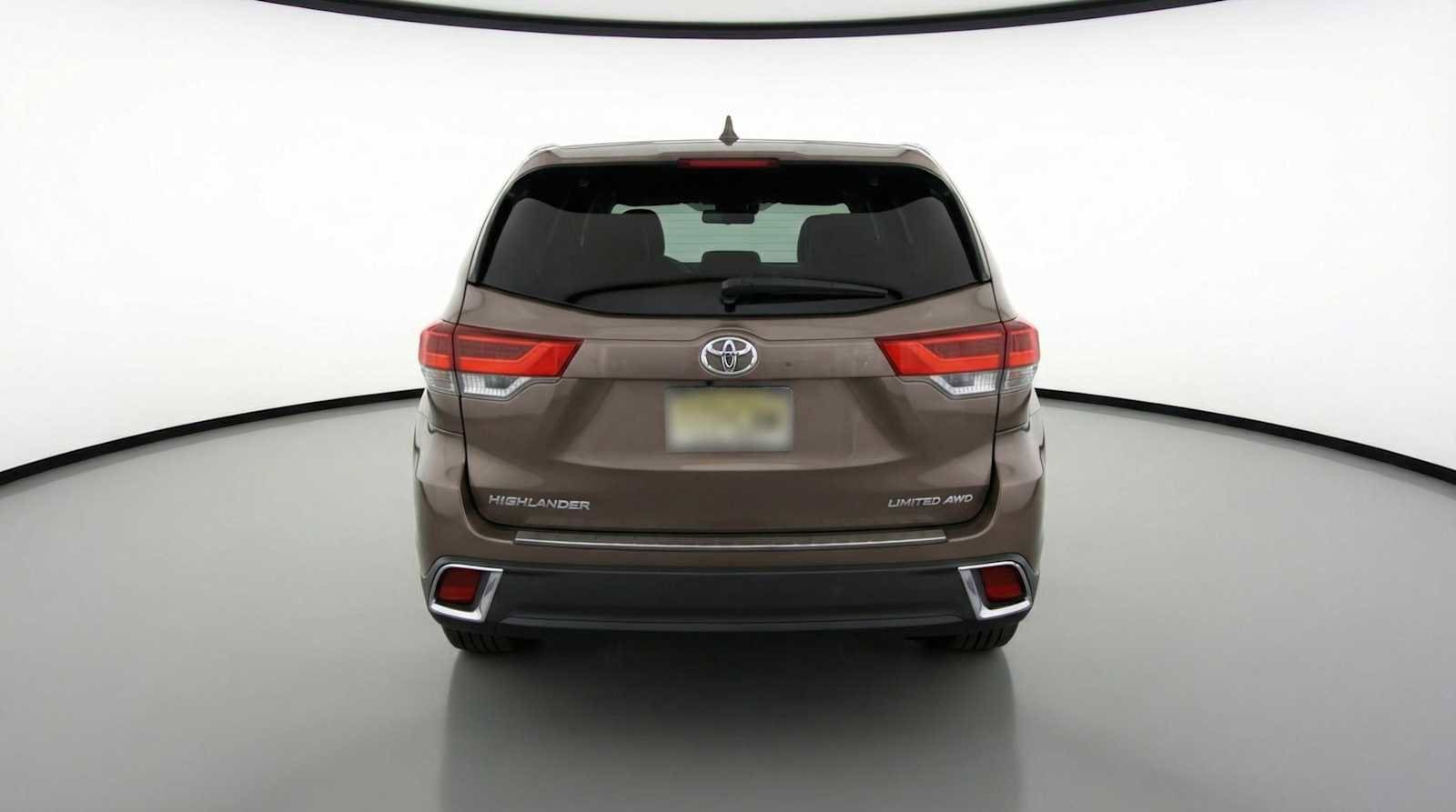 Thumbnail: 2017 Toyota Highlander - 9