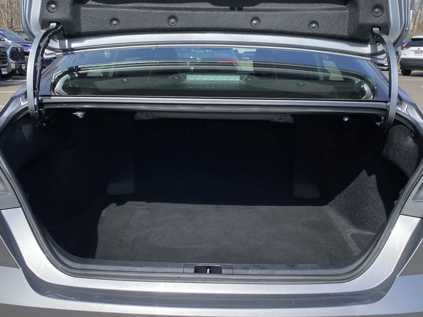 Thumbnail: 2025 Toyota Camry - 10