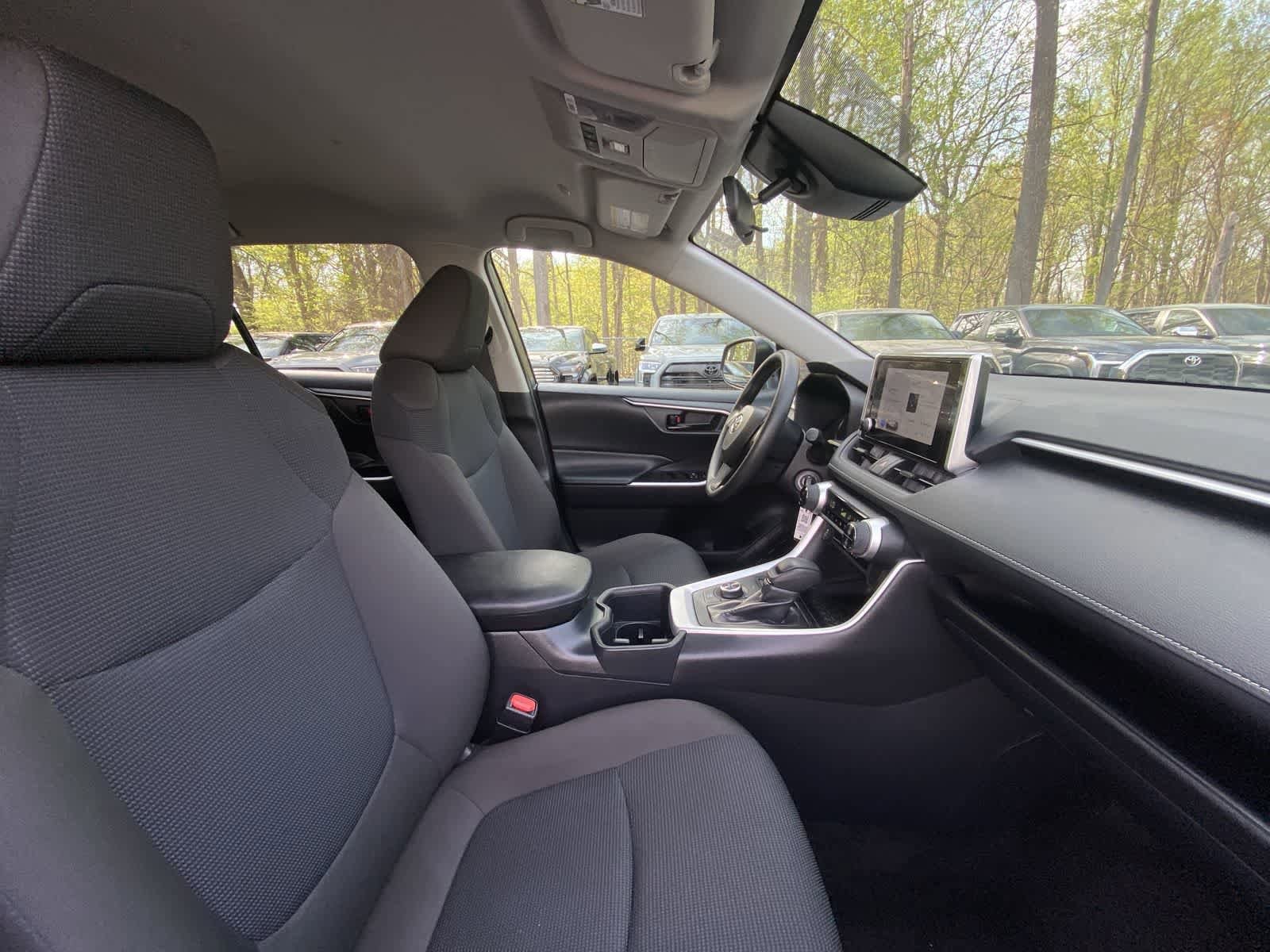 Thumbnail: 2025 Toyota RAV4 - 24