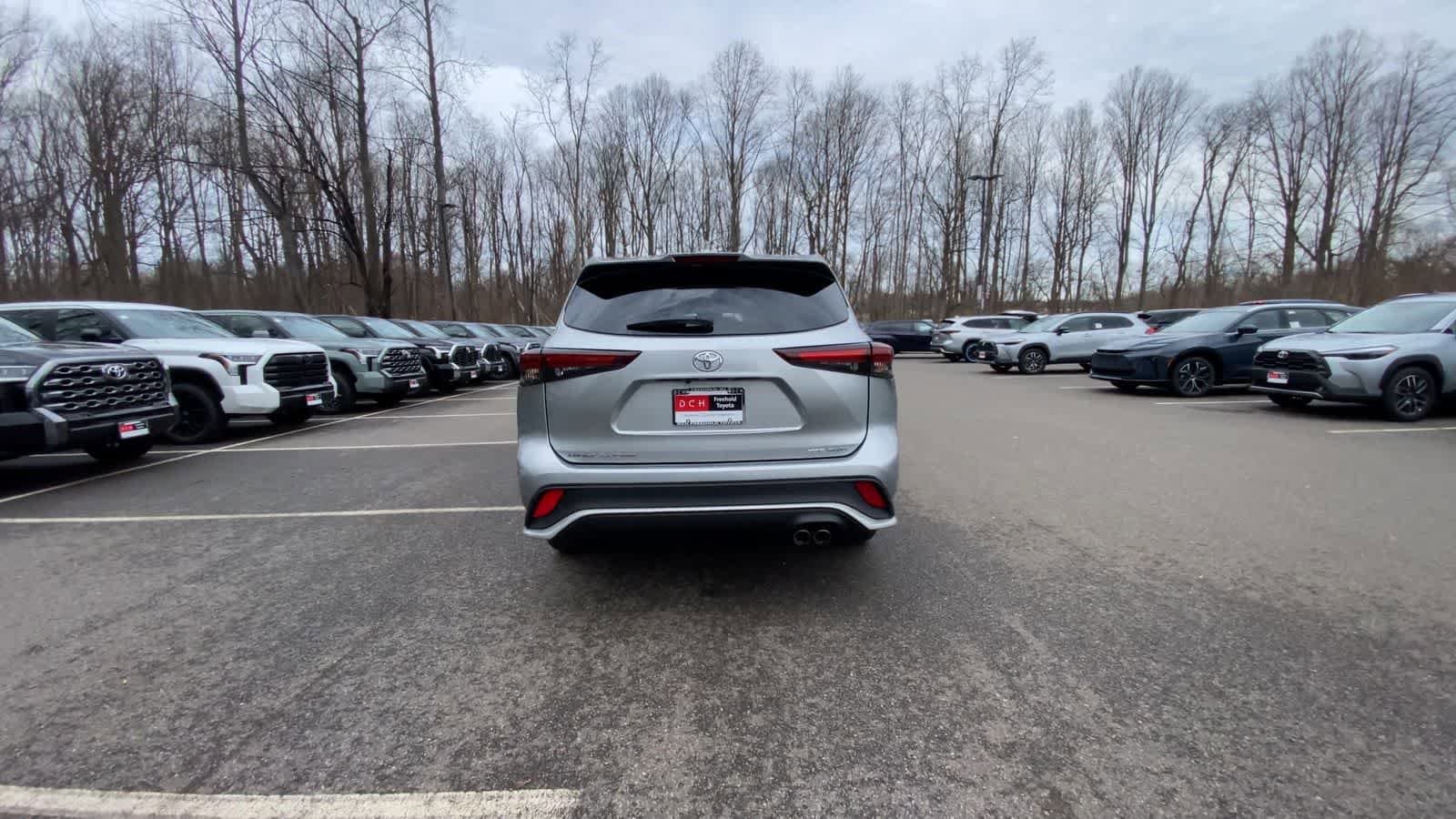 Thumbnail: 2025 Toyota Highlander - 7