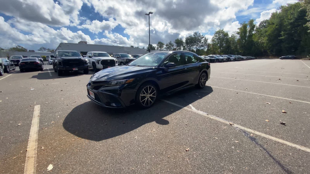 Used 2023 Toyota Camry SE Sedan
