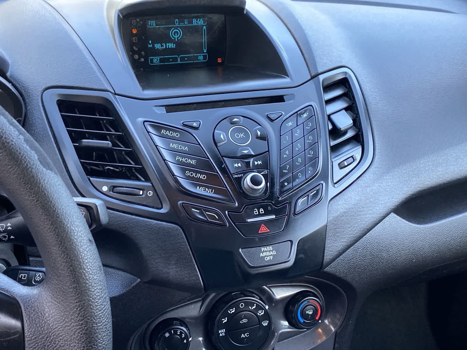 Thumbnail: 2016 Ford Fiesta - 32