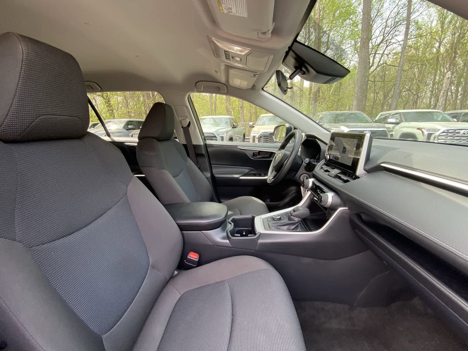 Thumbnail: 2025 Toyota RAV4 - 23